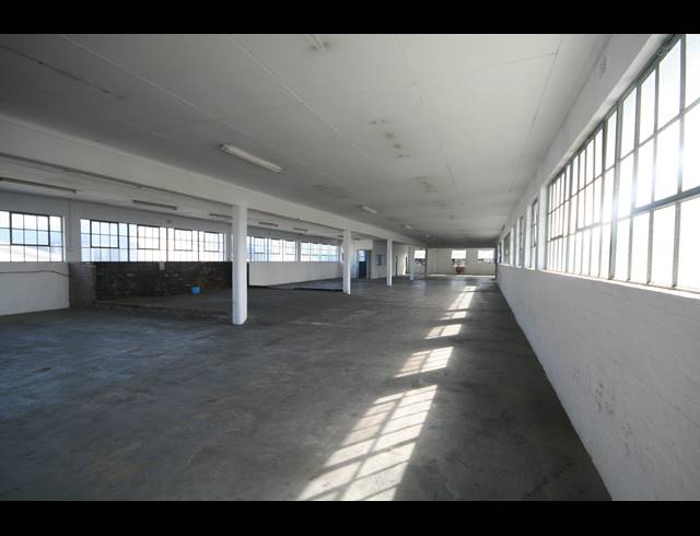 850M² FACTORY TO LET IN PAARDEN EILAND